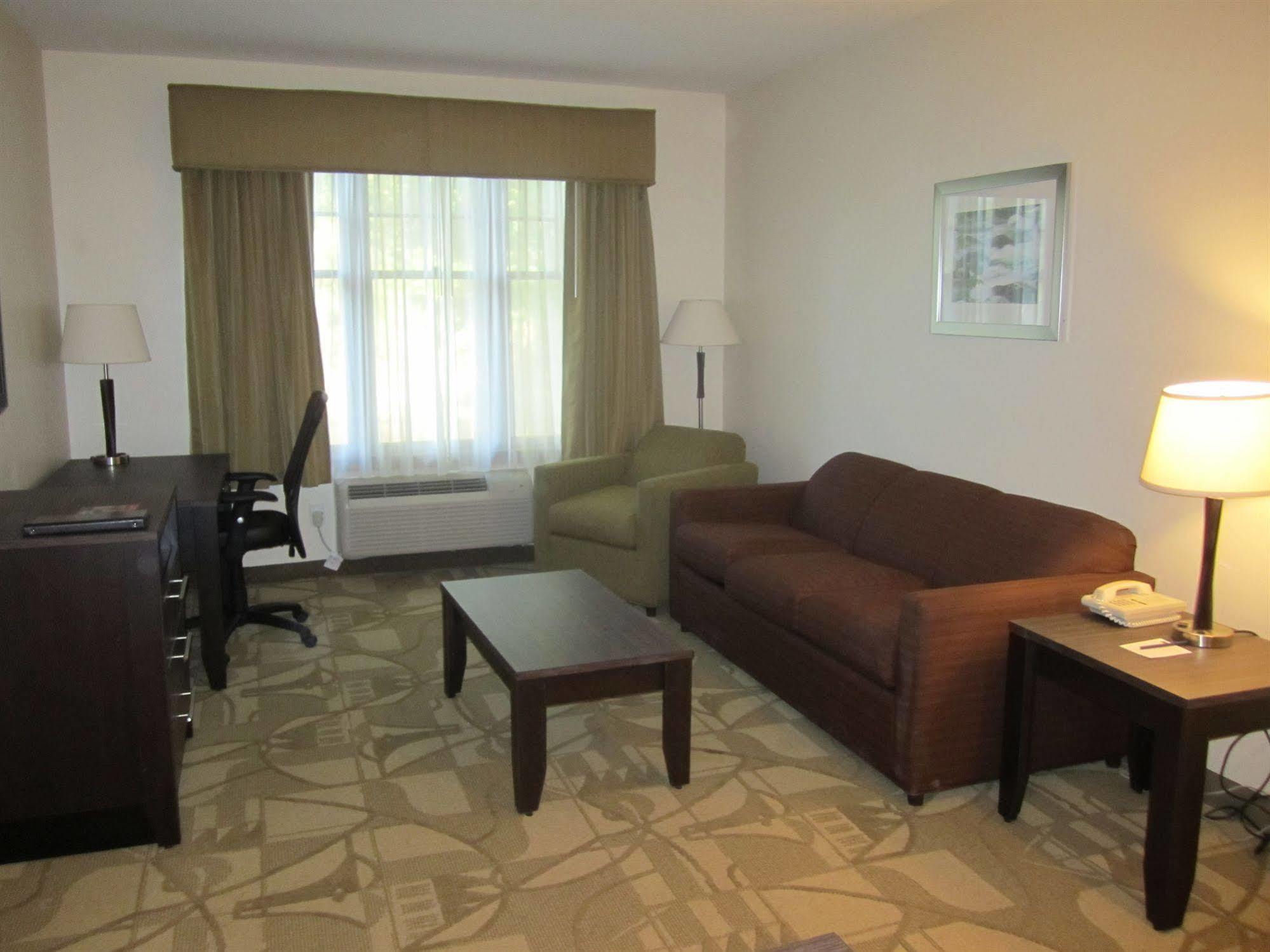 Best Western Plus The Inn & Suites At The Falls Poughkeepsie Buitenkant foto